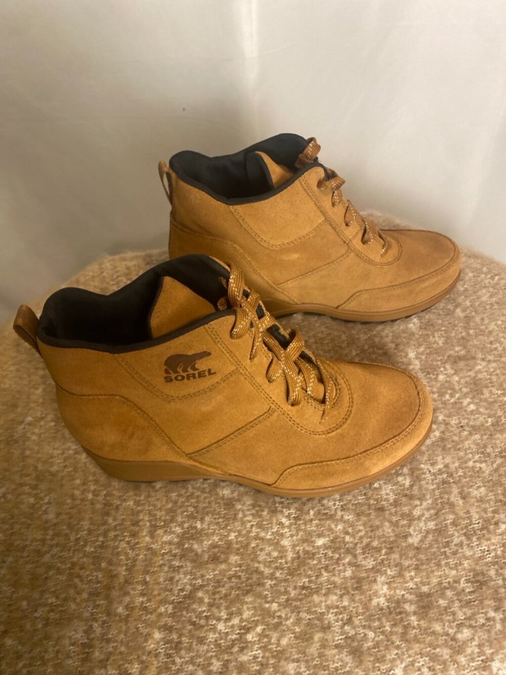 Sorel Tan Suede Ankle Boots Size 8 NWOB - Picture 3 of 9